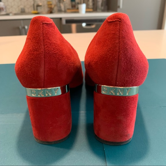👠 Red Elie DKNY Pumps 👠 - Picture 3 of 16